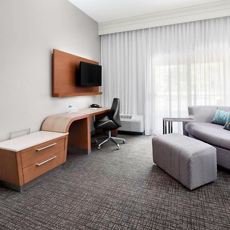 คอร์ตยาร์ด โบว์ลิ่ง กรีน คอนเวนชั่น เซ็นเตอร์ Hotel โบว์ลิงกรีน ภายนอก รูปภาพ